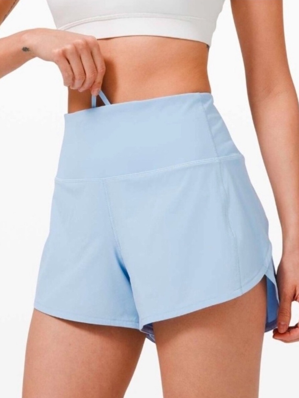 Lululemon HighRise Speed Up size 8, 4” inseam